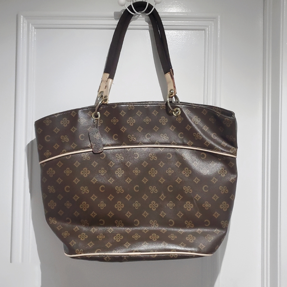 Vintage 90s Oversized Travel bag with Letter design